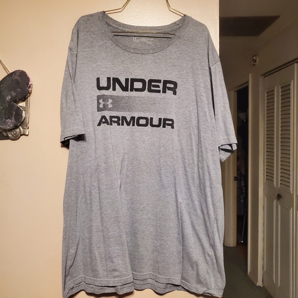 Xxl mens under armour shirt